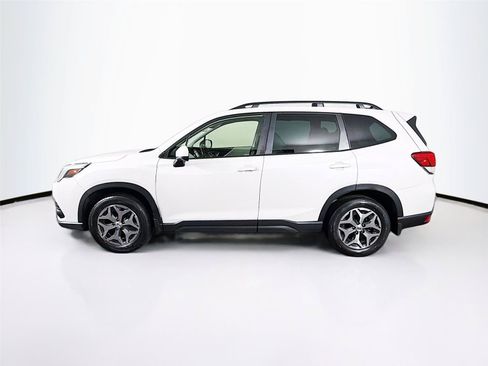 Used 2023 Subaru Forester Premium AWD/4WD image 8