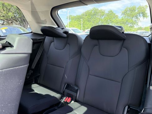 Certified 2026 Volvo XC90 B6 Plus AWD/4WD image 16