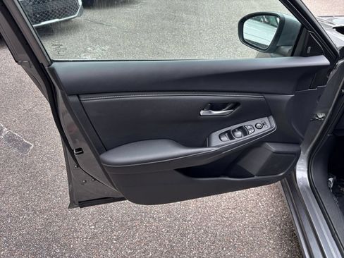 Used 2025 Nissan Sentra SV FWD image 18