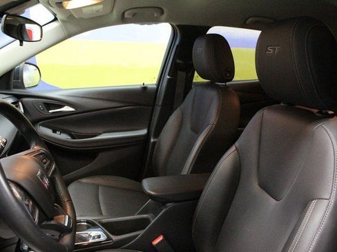 Certified 2024 Buick Encore GX Sport Touring image 18