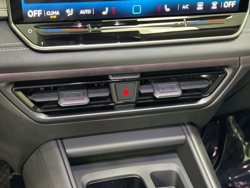 New 2026 Volkswagen Tiguan SE AWD/4WD image 19