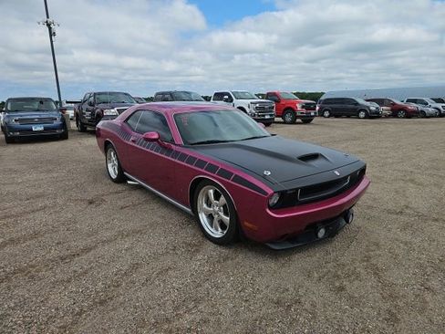 Used 2010 Dodge Challenger R/T RWD image 3