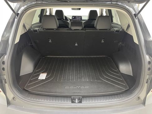 Used 2023 Kia Seltos EX image 4