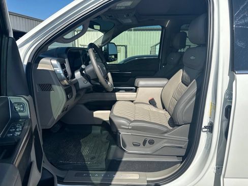 Used 2026 Ford F350 Platinum w/ Platinum Plus Package AWD/4WD image 9