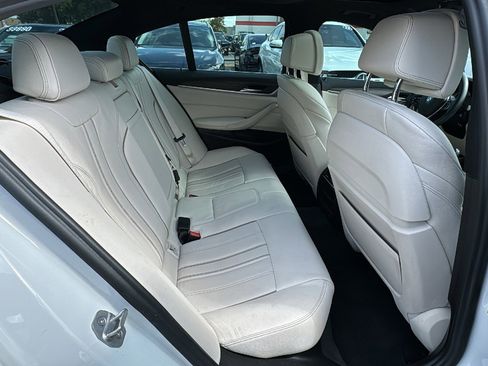 Used 2018 BMW 530e RWD image 22