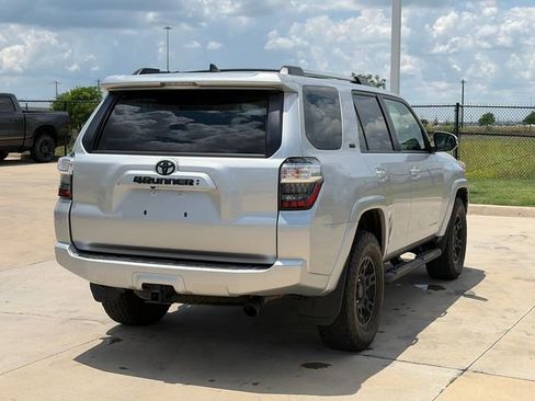 Used 2023 Toyota 4Runner SR5 Premium w/ Moonroof Package RWD image 9