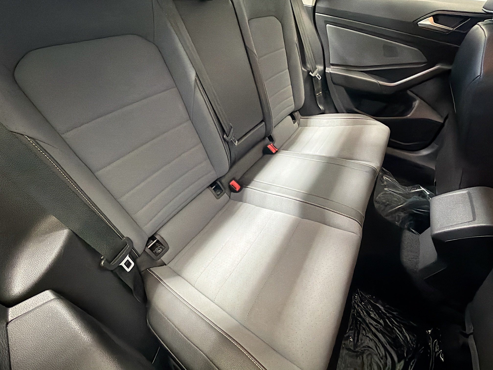 Used 2025 Volkswagen Jetta SE FWD image 14
