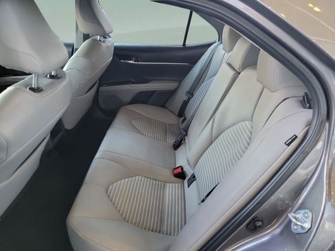 Used 2023 Toyota Camry SE image 9