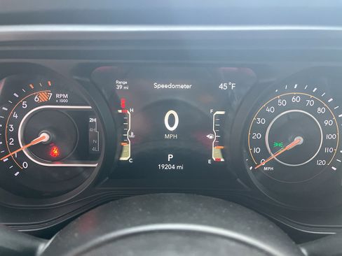 Used 2025 Jeep Wrangler Unlimited Rubicon image 13