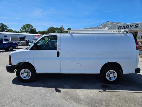 Used 2015 Chevrolet Express 2500 RWD image 3