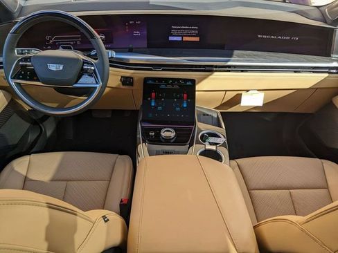 Used 2025 Cadillac Escalade IQ Sport 2 AWD/4WD image 19
