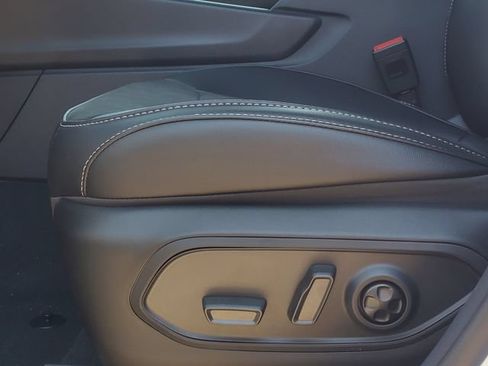 New 2026 Jeep Grand Cherokee Altitude AWD/4WD image 8