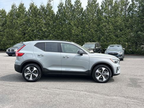New 2026 Volvo XC40 B5 Plus w/ Protection Package Premier AWD/4WD image 2