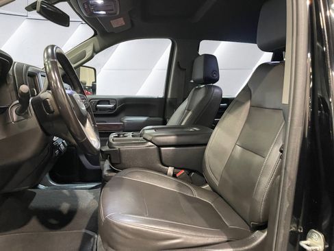 Used 2022 GMC Sierra 3500 SLT w/ X31 Off-Road Package image 10