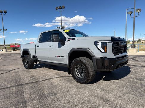 Used 2024 GMC Sierra 2500 AT4X AWD/4WD image 9