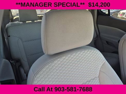 Used 2019 GMC Acadia SLE image 17