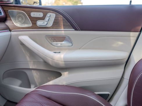 Used 2026 Mercedes-Benz Maybach GLS 600 4MATIC image 14