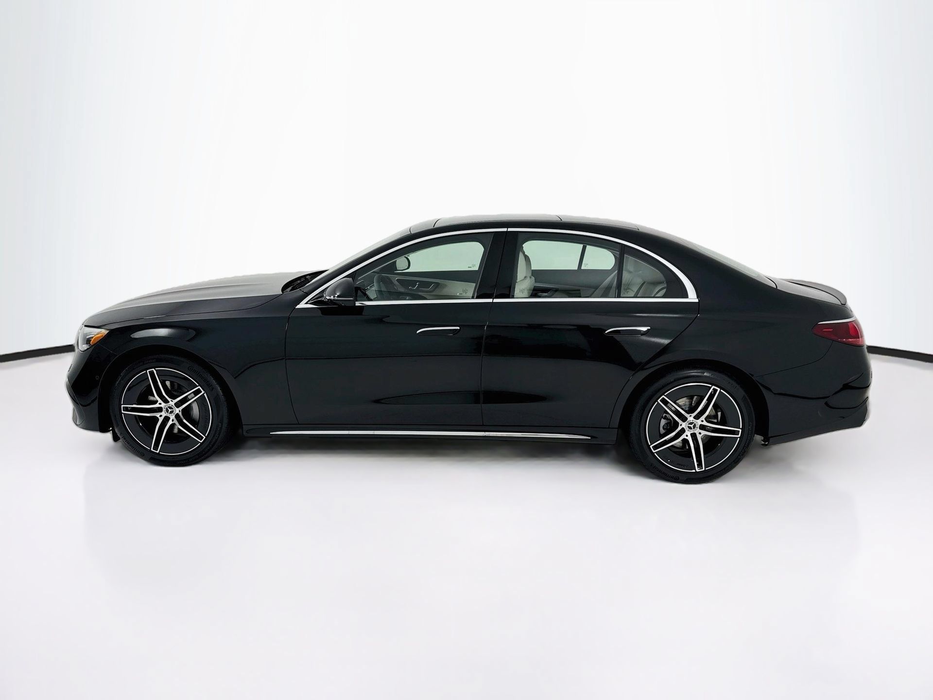New 2027 Mercedes-Benz E 350 4MATIC Sedan image 5
