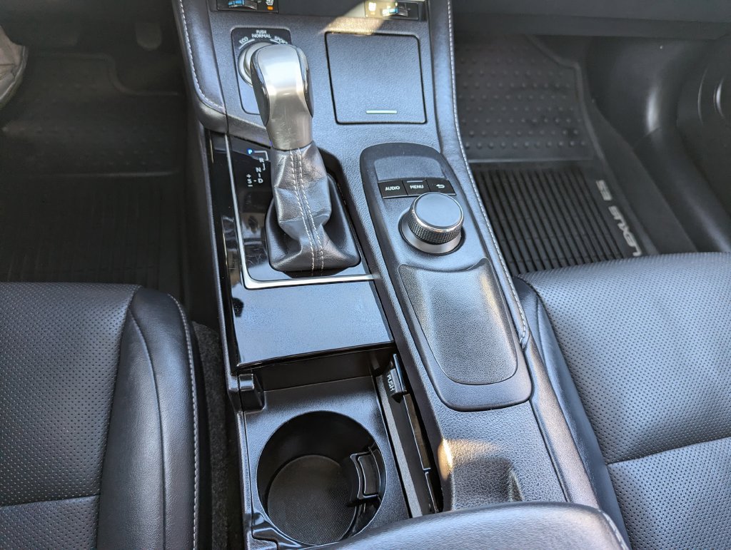 Used 2016 Lexus ES 350 w/ Premium Package w/Wood Trim FWD image 29