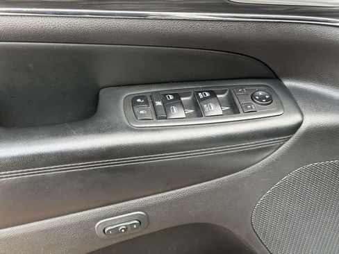 Used 2019 Jeep Grand Cherokee Limited image 10