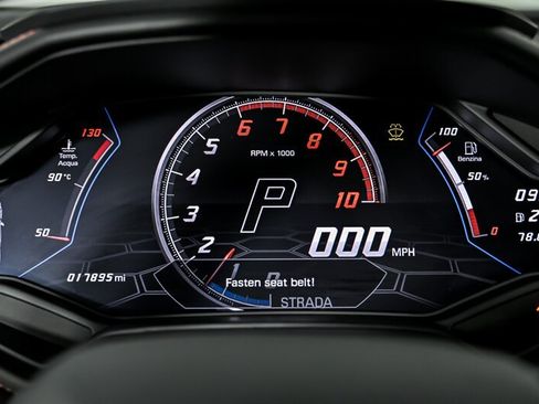 Used 2021 Lamborghini Huracan EVO RWD image 24
