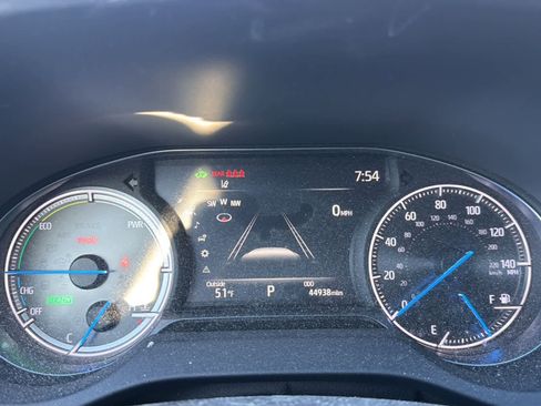 Used 2023 Toyota Venza XLE image 12