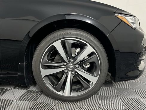 Certified 2025 Acura TLX w/ Technology Package image 9