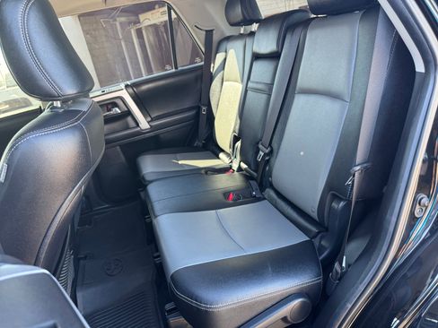 Used 2018 Toyota 4Runner SR5 Premium AWD/4WD image 27