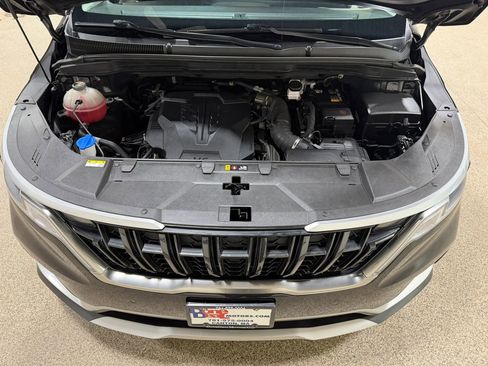 Used 2023 Kia Carnival EX FWD image 56