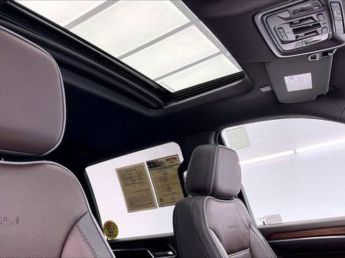 Used 2025 GMC Sierra 3500 Denali w/ Denali Reserve Package image 24