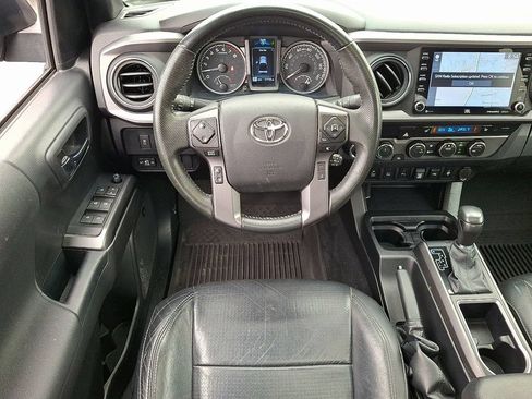 Used 2022 Toyota Tacoma TRD Off-Road w/ TRD Premium Off Road Package AWD/4WD image 13