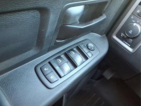 Used 2014 RAM 1500 Express AWD/4WD image 24