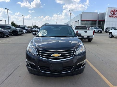 Used 2014 Chevrolet Traverse LT FWD image 2
