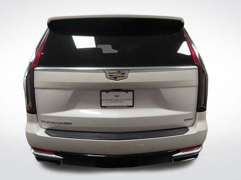 Certified 2024 Cadillac Escalade Premium Luxury w/ Performance Package AWD/4WD image 33