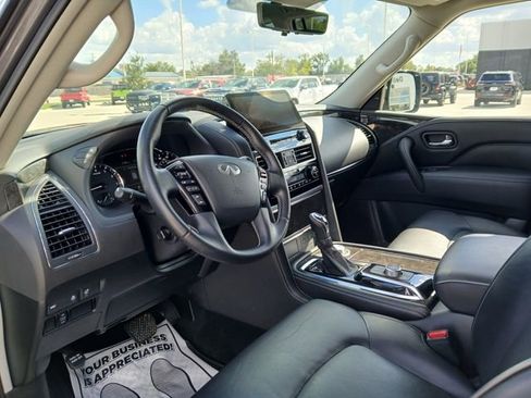 Used 2022 INFINITI QX80 Luxe w/ All-Season Package image 9
