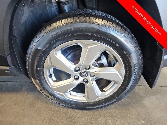 Used 2021 Toyota RAV4 XLE Premium AWD/4WD image 11