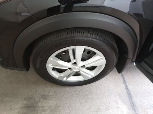 Used 2023 Nissan Kicks S FWD image 31
