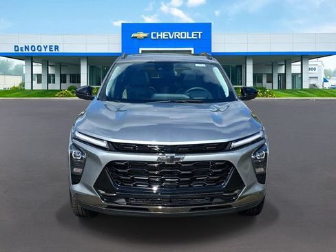 New 2026 Chevrolet Trax ACTIV w/ Sunroof Package FWD image 3