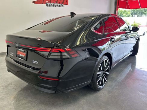 Used 2024 Honda Accord Touring image 3