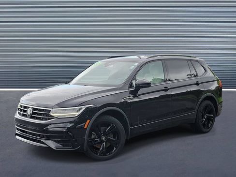 Used 2023 Volkswagen Tiguan SE R-Line FWD image 1