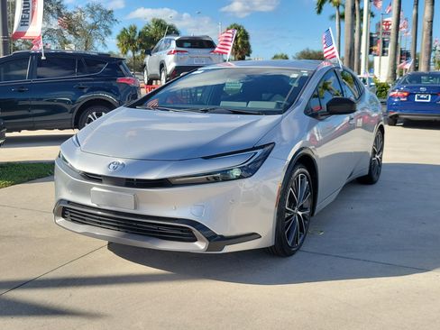 Used 2024 Toyota Prius XLE image 5