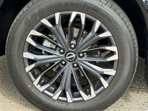 Used 2024 Nissan Rogue Platinum FWD image 33