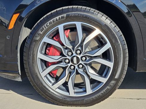 Certified 2022 Cadillac XT6 Sport w/ Technology Package AWD/4WD image 12