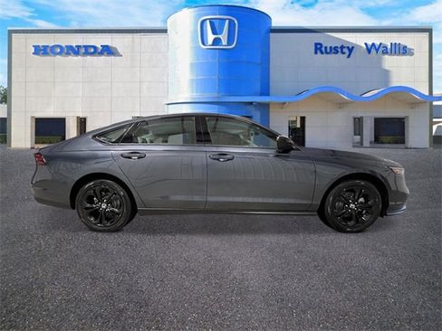 New 2025 Honda Accord SE image 2