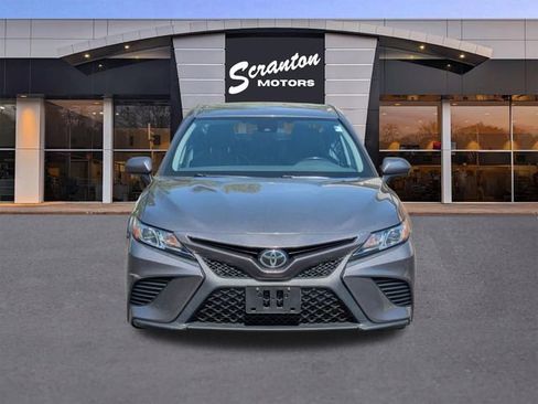 Used 2019 Toyota Camry SE w/ Carpet Mat Package FWD image 8