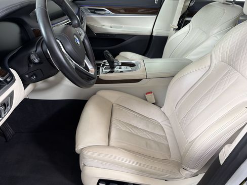Used 2020 BMW 740i RWD image 5
