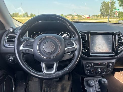 Used 2018 Jeep Compass Limited AWD/4WD image 10