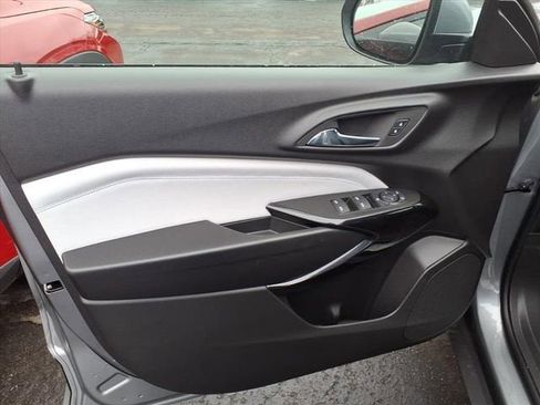 New 2026 Chevrolet Trax LT w/ Driver Confidence Package image 8