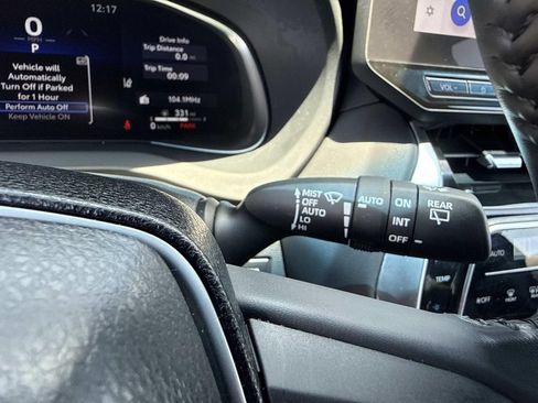 Used 2023 Toyota Venza Limited AWD/4WD image 38