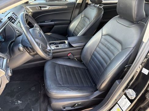 Used 2017 Ford Fusion SE image 13